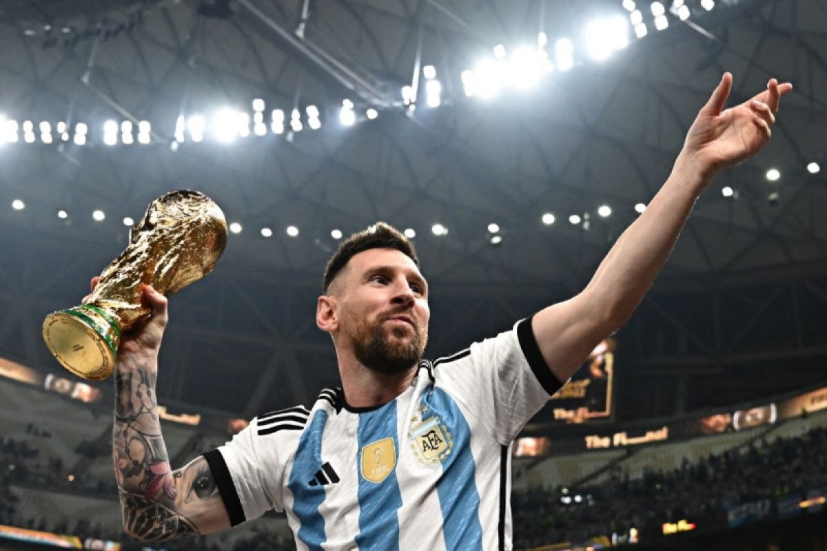 Foto Lionel Messi angkat trofi pecahkan rekor 'like' Instagram