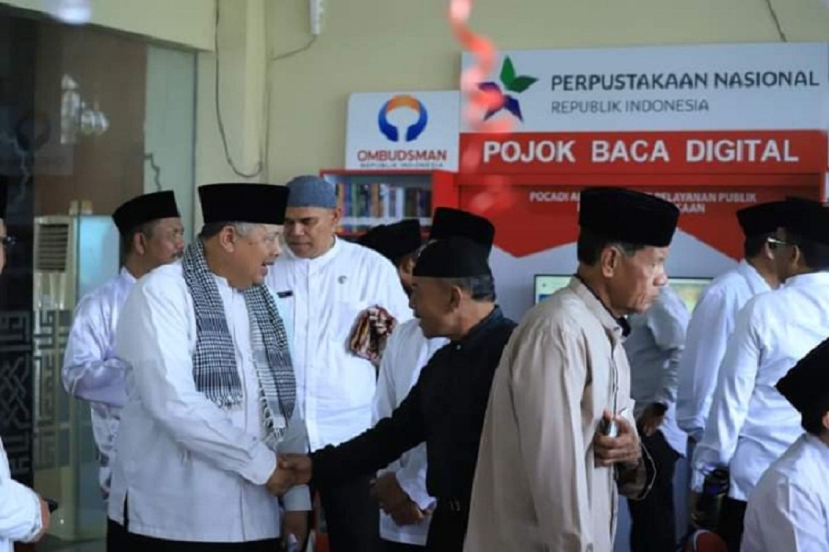 Wako Solok Resmikan Pojok Baca Digital Masjid Agung
