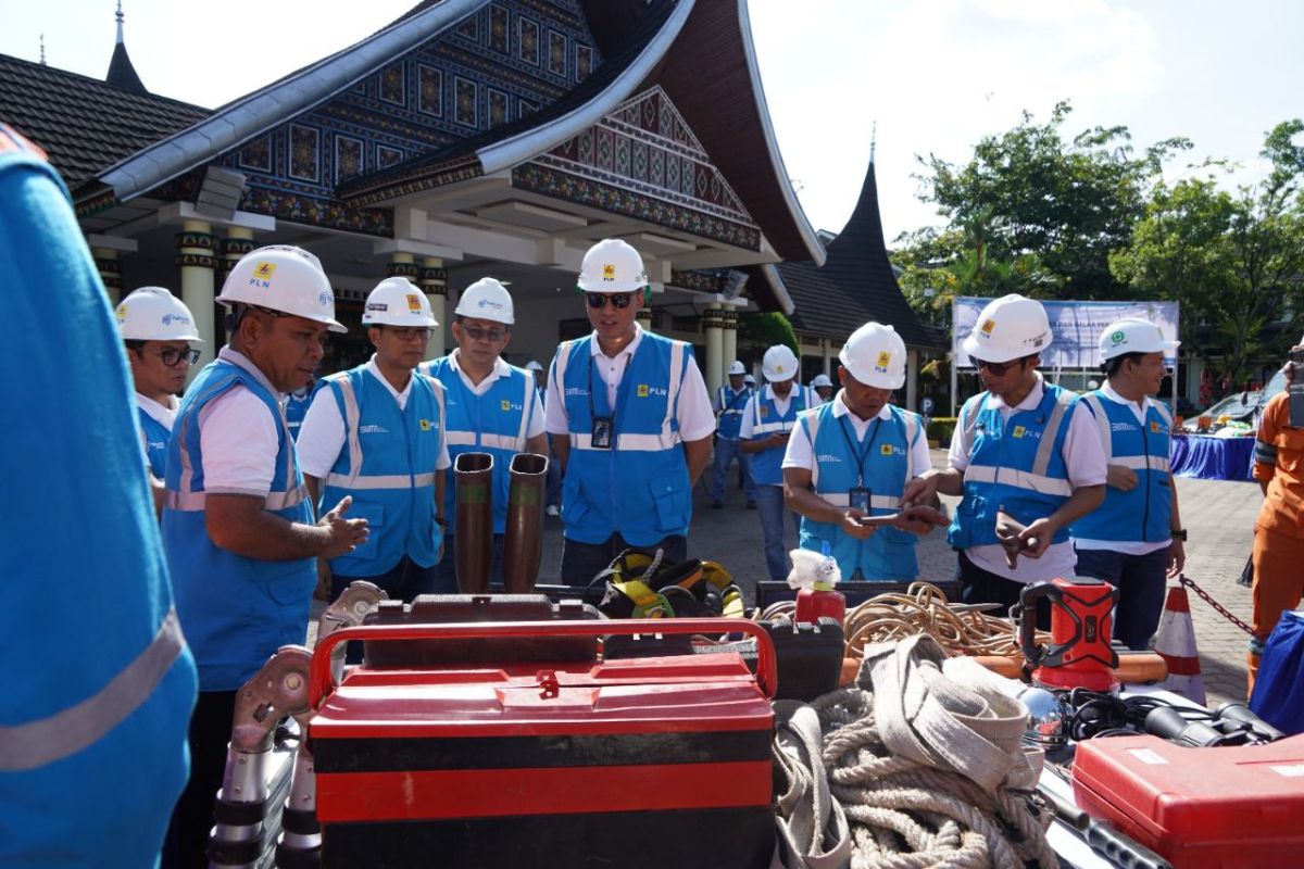 Gelar Apel Siaga Pln Uid Sumbar Siapkan Keandalan Pasokan Listrik