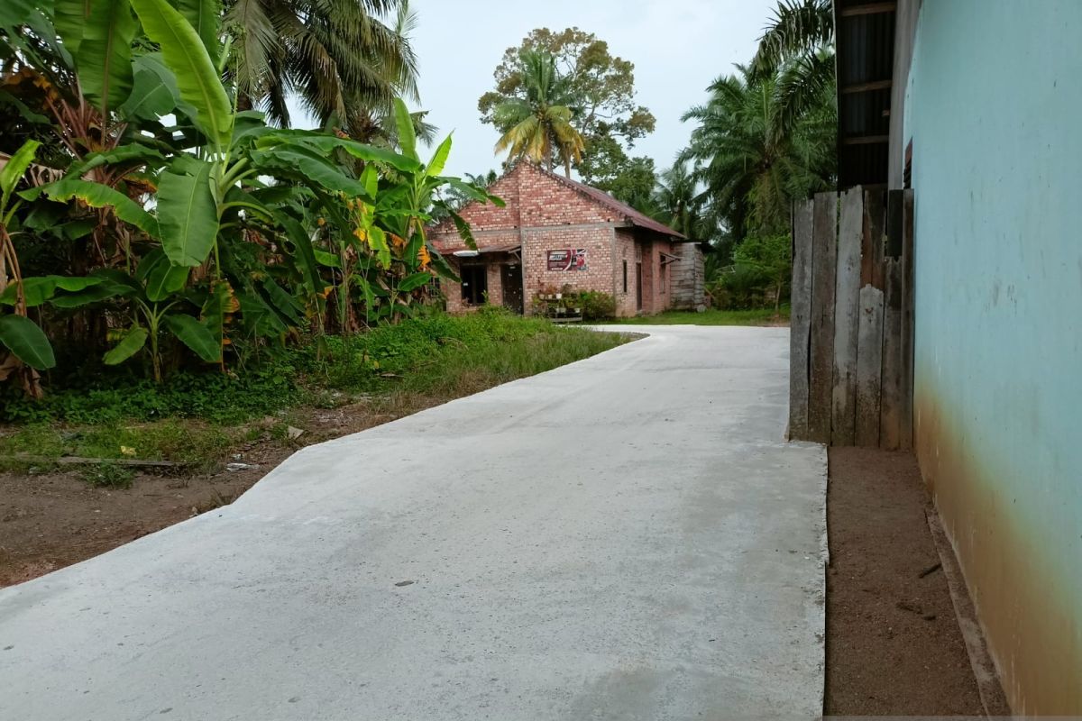 Pembangunan jalan lingkungan di Batanghari segera tuntas