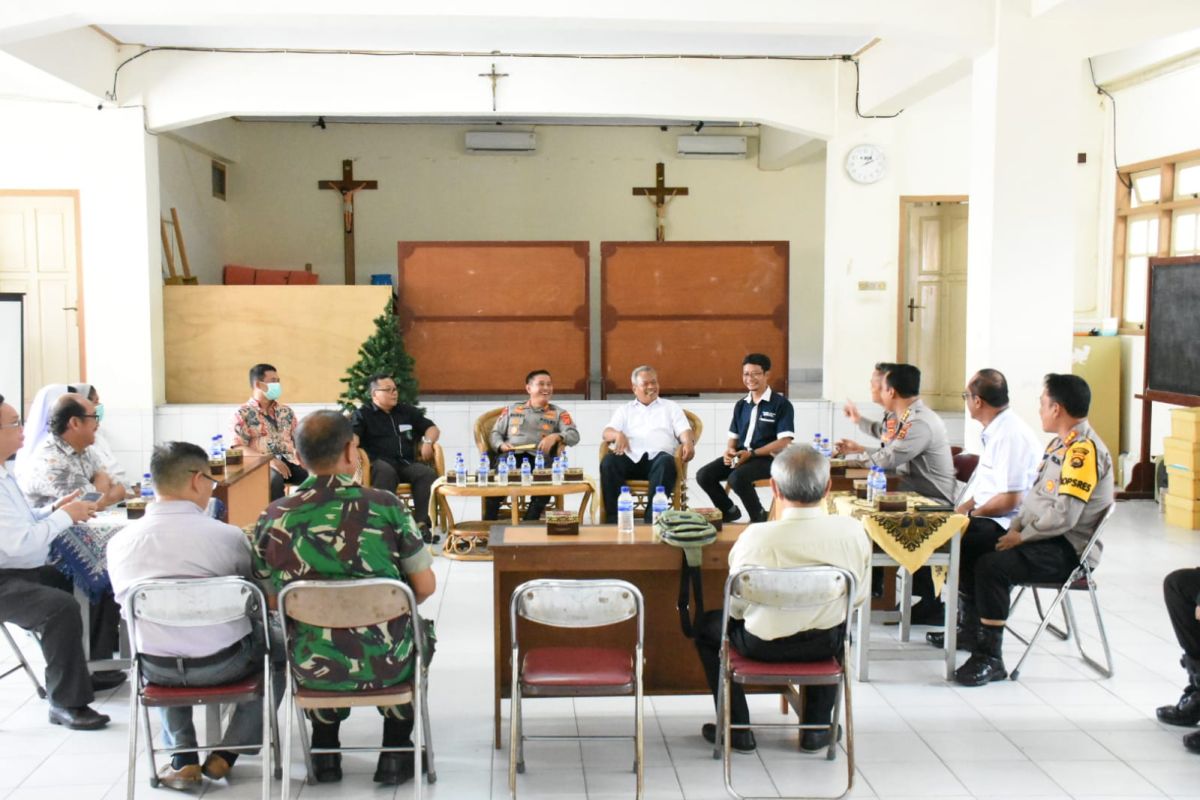 Kapolda Jambi silaturahmi dengan tokoh Katolik