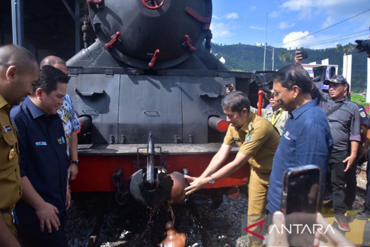 Kereta api wisata Sawahlunto Sumatera Barat beroperasi kembali