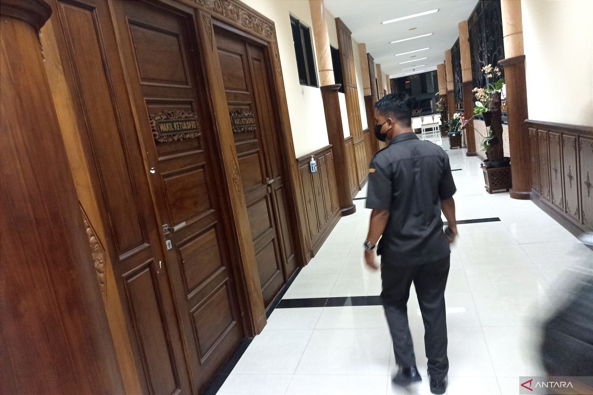 Ruang kerja Wakil Ketua DPRD Jatim sudah tak bersegel