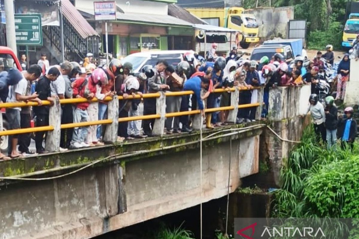 Polisi selidiki kasus percobaan bunuh diri di Jembatan Agam