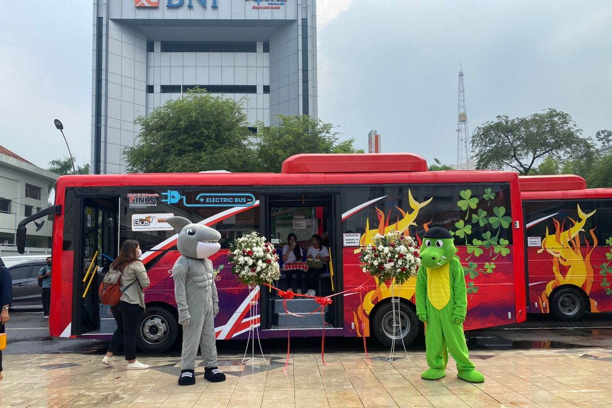 DAMRI operasikan layanan bus listrik di Kota Surabaya