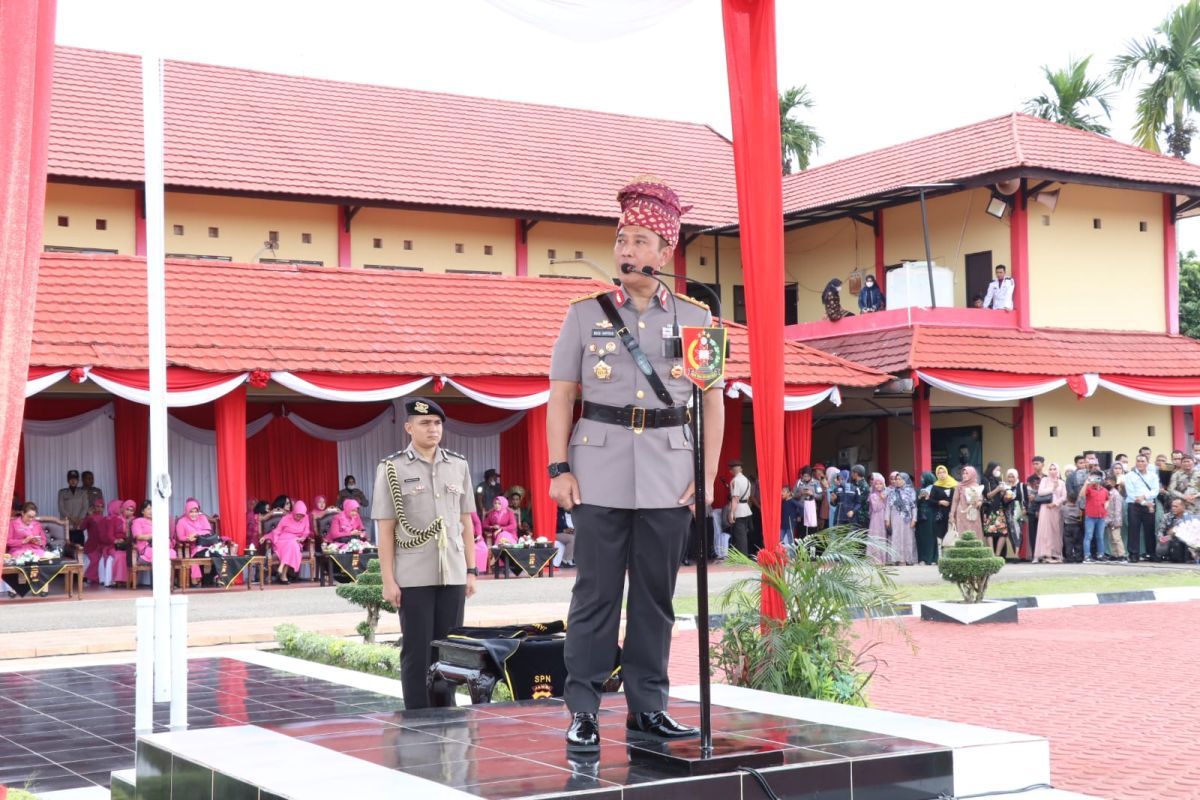 Kapolda Jambi pimpin pengambilan sumpah siswa Bintara Polri