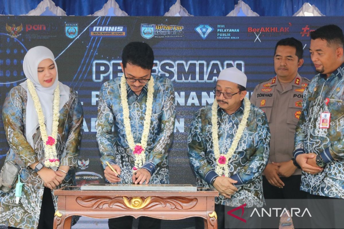 Bupati minta petugas pelayanan ramah dan ikhlas melayani