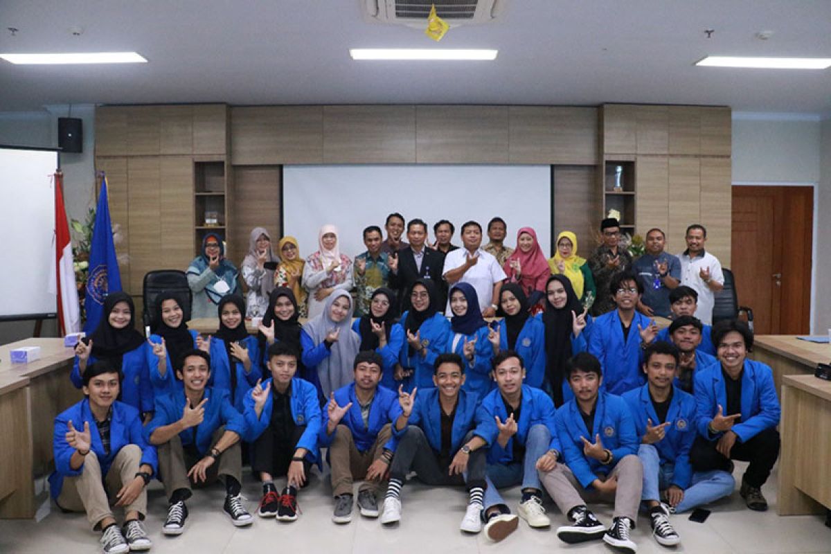 Mahasiswa peserta PMM asal Makassar pamitan denganUMP