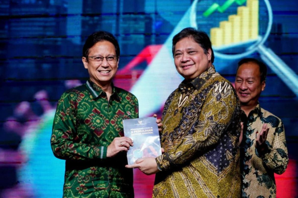 Vaccination key to success in COVID-19 handling in Indonesia: Hartarto