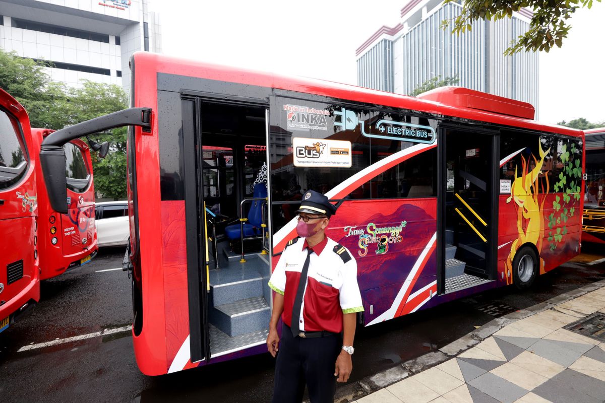 Belasan bus listrik bantuan Kemenhub di Surabaya layani rute koridor 3