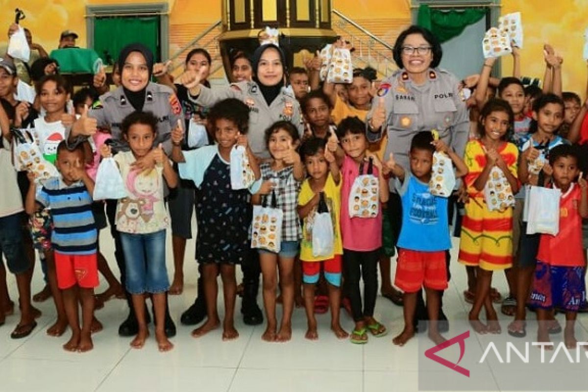 Polresta Ambon pulihkan anak-anak pengungsi Kariuw dari trauma