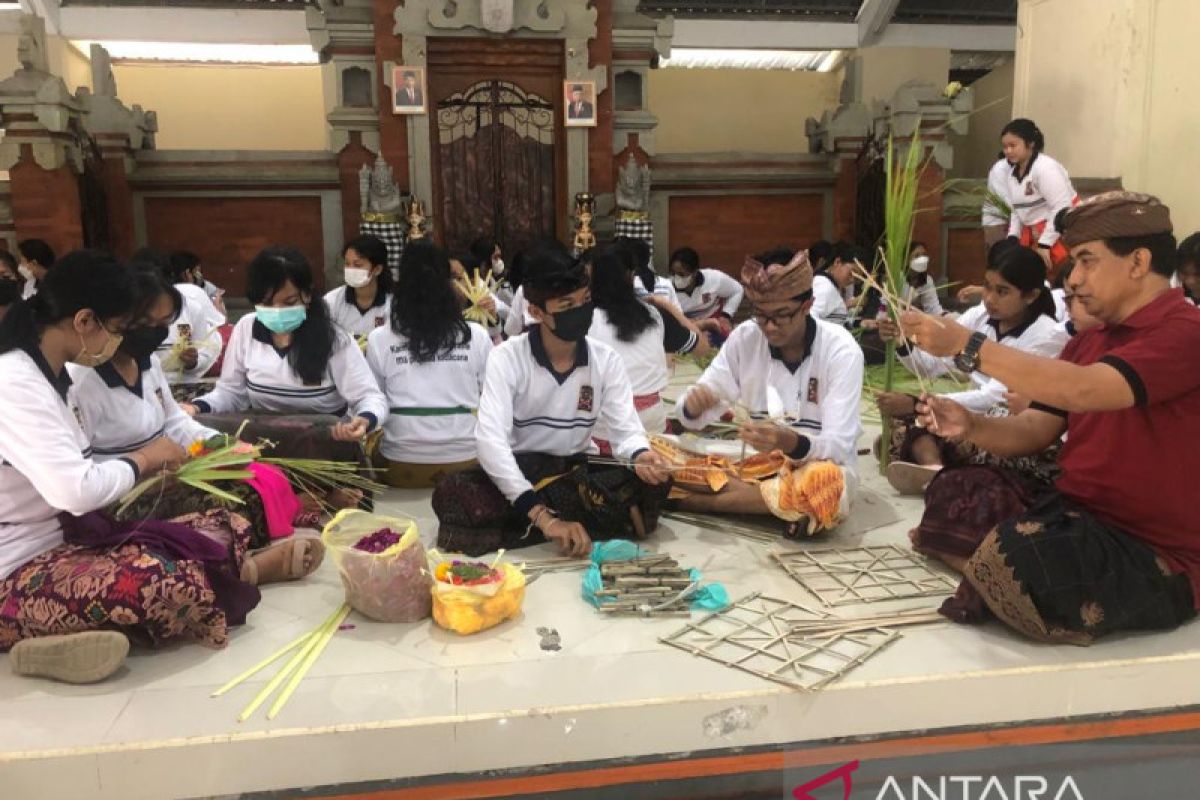 Siswa di Bali isi liburan dengan belajar kebudayaan
