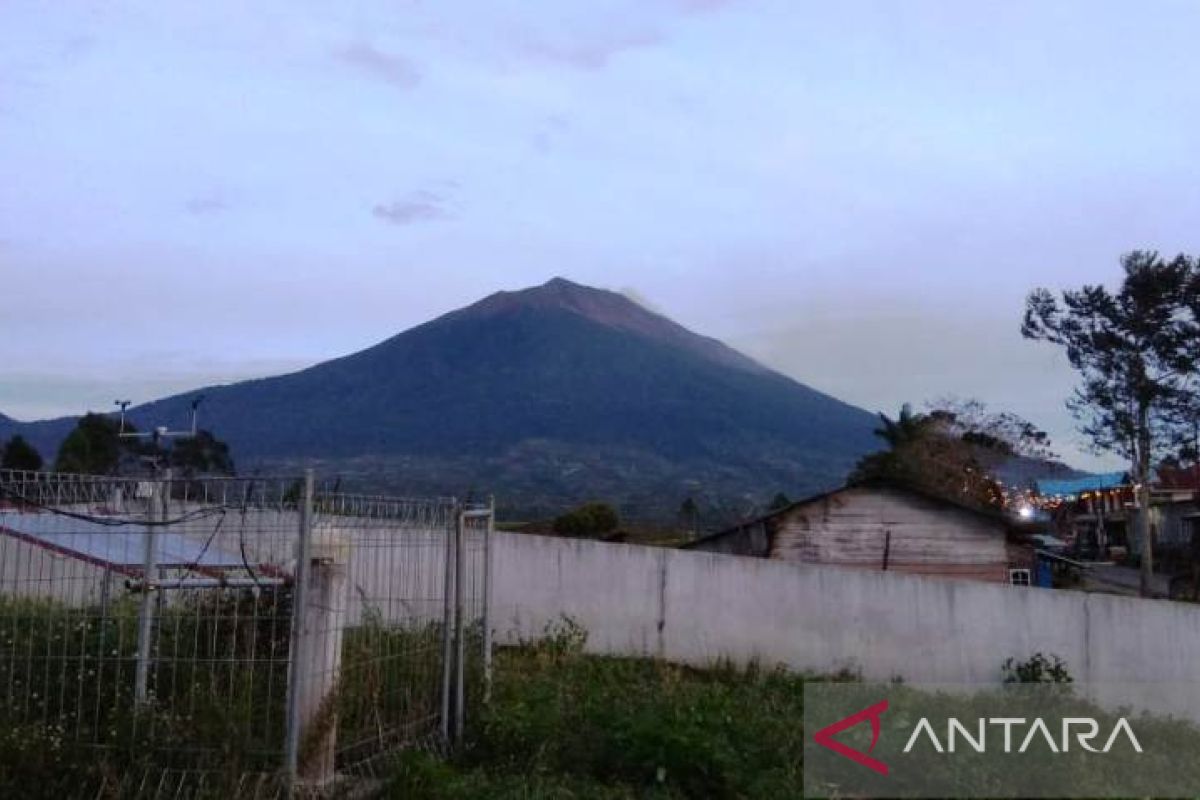 Gunung Kerinci alami peningkatan gempa tremor