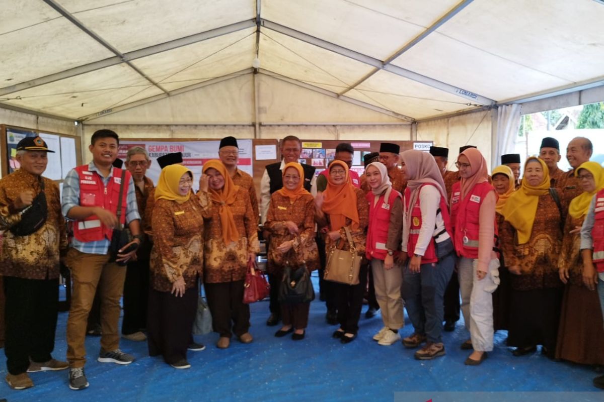 PWRI Jateng salurkan bantuan gempa Rp245 juta ke PMI Cianjur