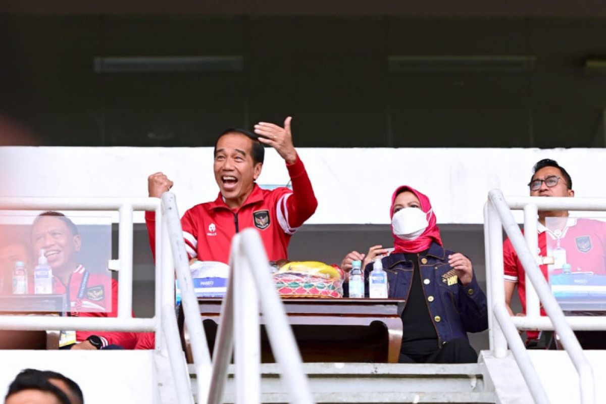 Piala AFF- Tonton Indonesia kalahkan Kamboja, Presiden doakan menang lawan Brunei