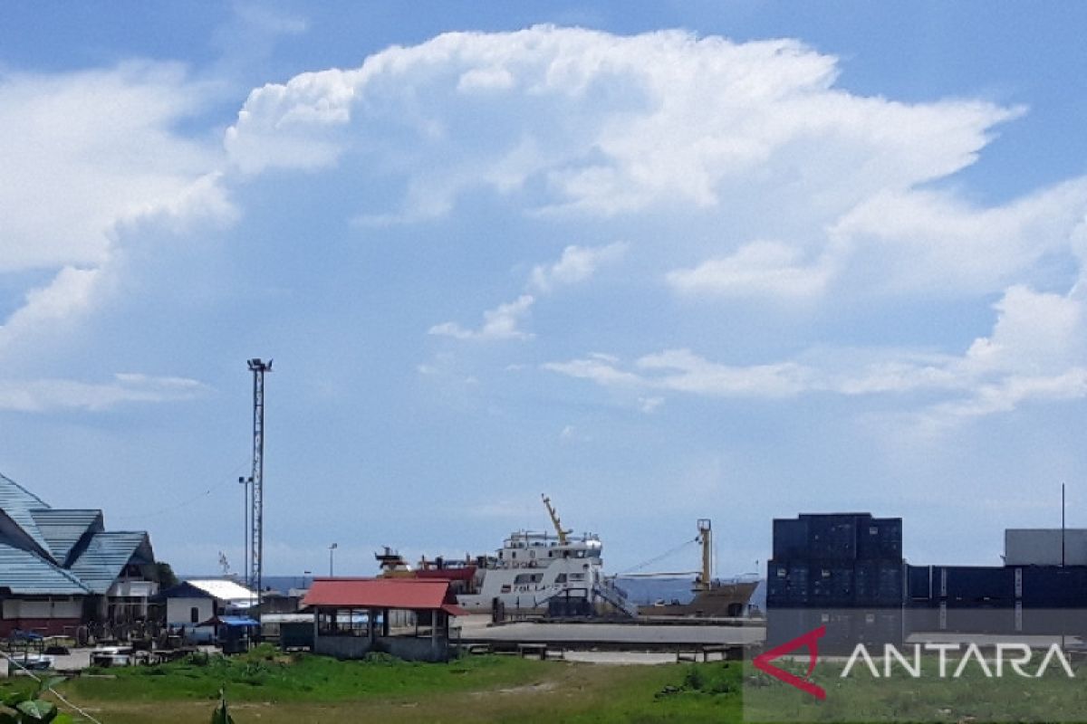 Papua's Biak port gets one more ship to handle holiday rush