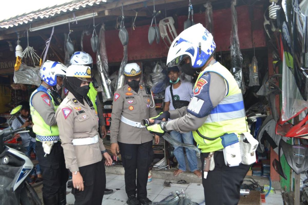 Satlantas Polresta Sidoarjo imbau pedagang tak jual kenalpot brong