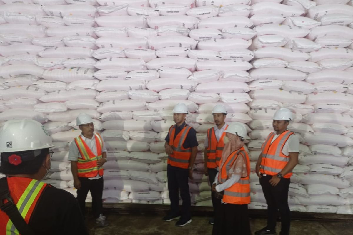 Stok pupuk urea dan NPK bersubsidi di Sumut aman