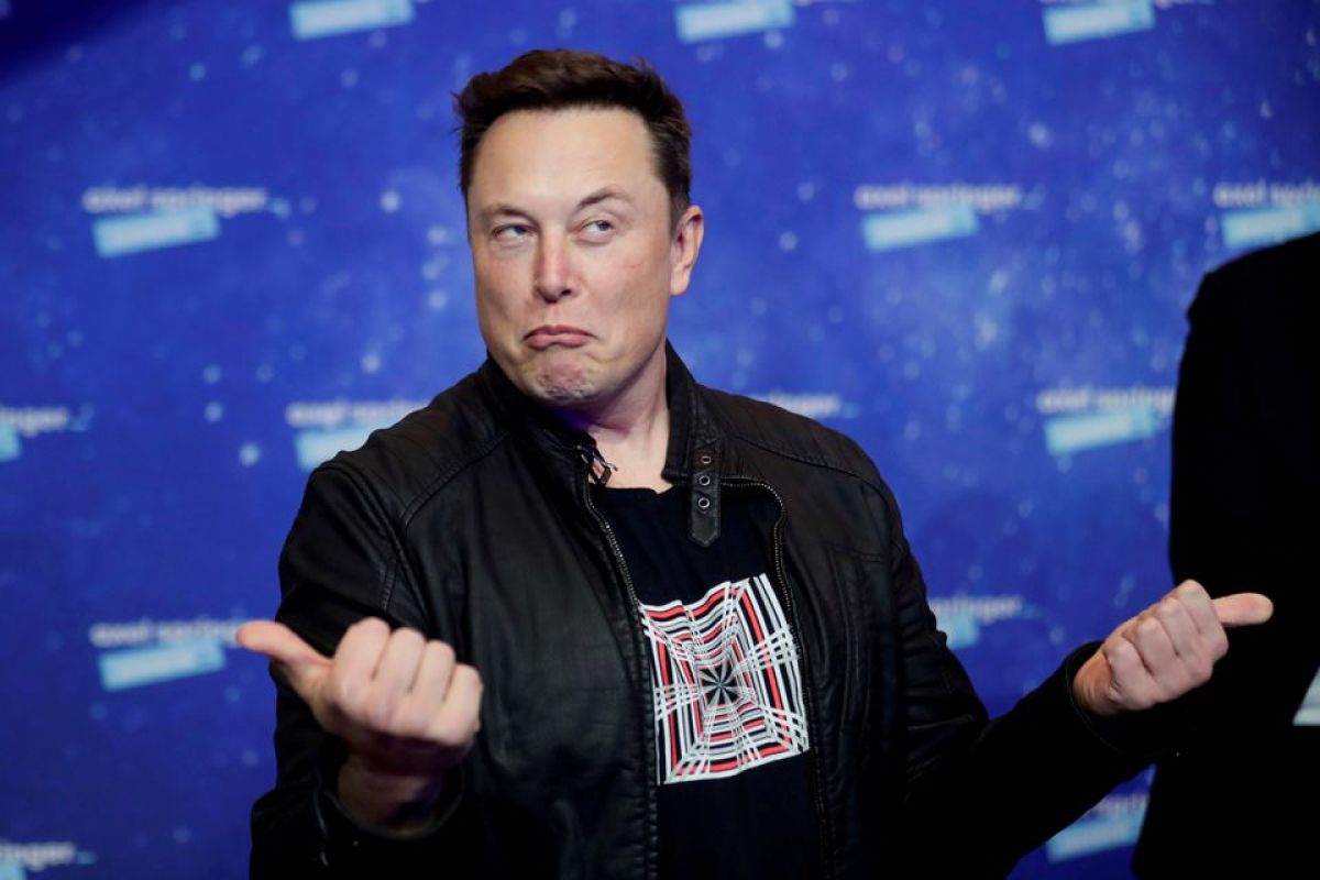 Elon Musk tak akan jual lebih banyak saham Tesla selama dua tahun