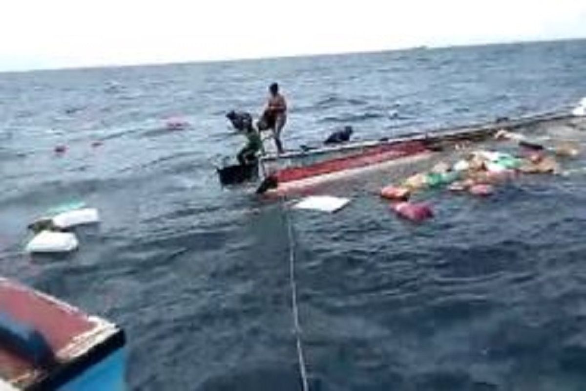 Kapal berpenumpang tujuh orang karam di perairan Kepulauan Seribu