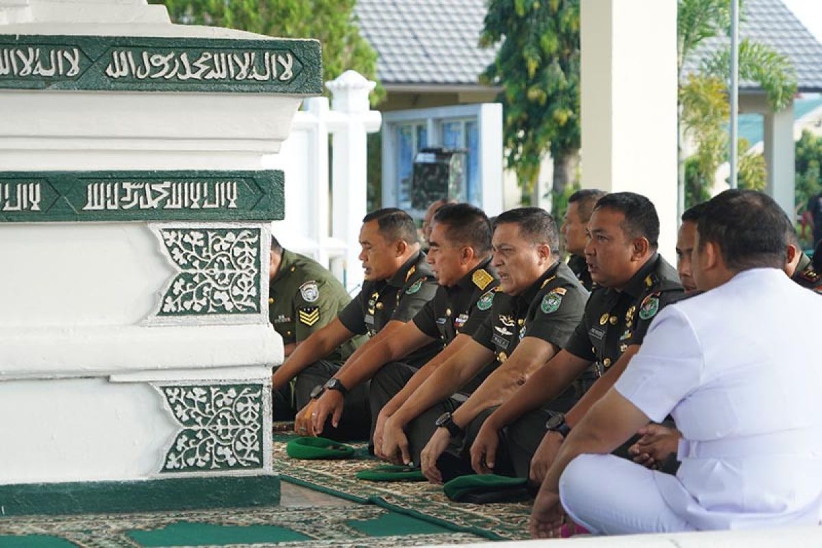 Pangdam IM pimpin ziarah di makam Sultan Iskandar Muda