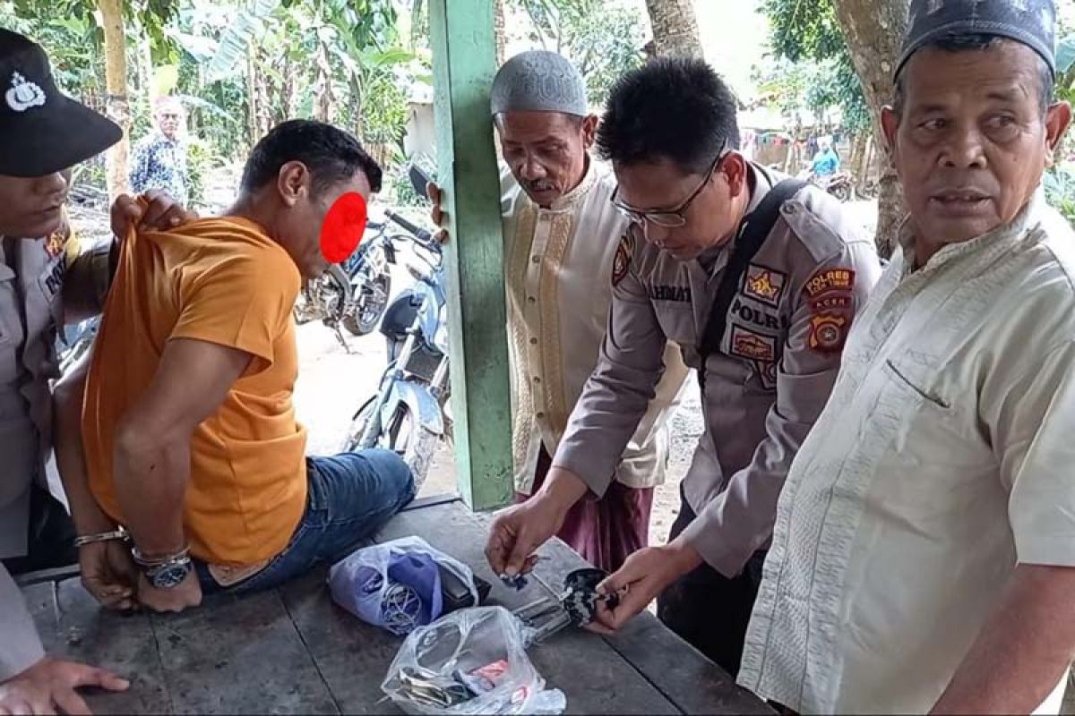 Penjual narkoba diciduk polisi saat tunggu pembeli