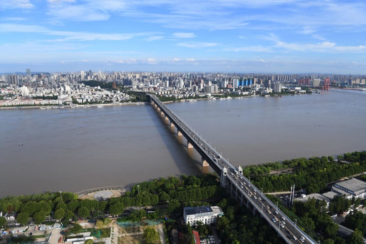 Alat sensor fasilitasi pemantauan "kesehatan" jembatan Sungai Yangtze