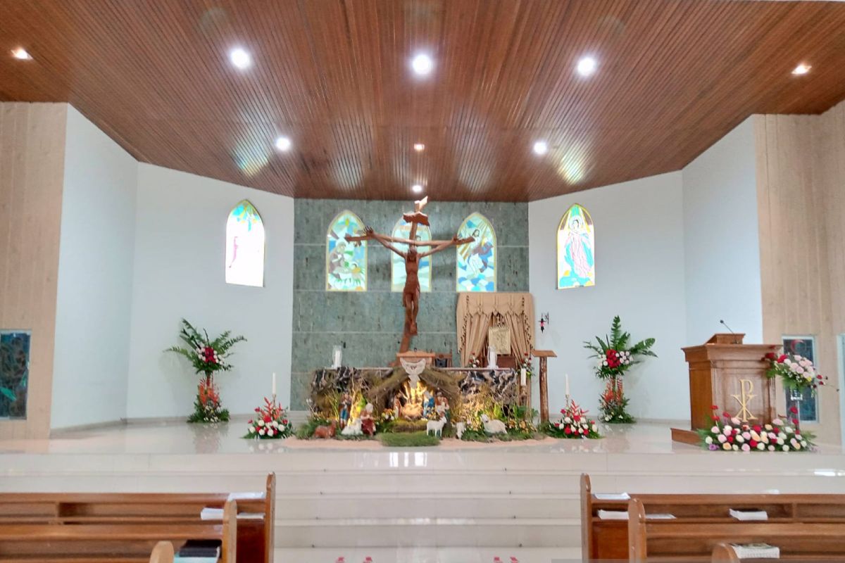 Gereja Regina Pacis Tanjung Pandan terapkan prokes saat Misa Natal
