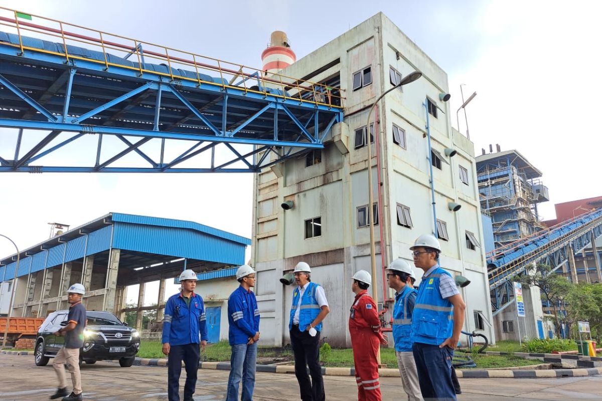 PJ Gubernur Langsung Cek Kesiapan Pasokan Listrik Siaga Nataru di Control Center PLN Bangka Belitung