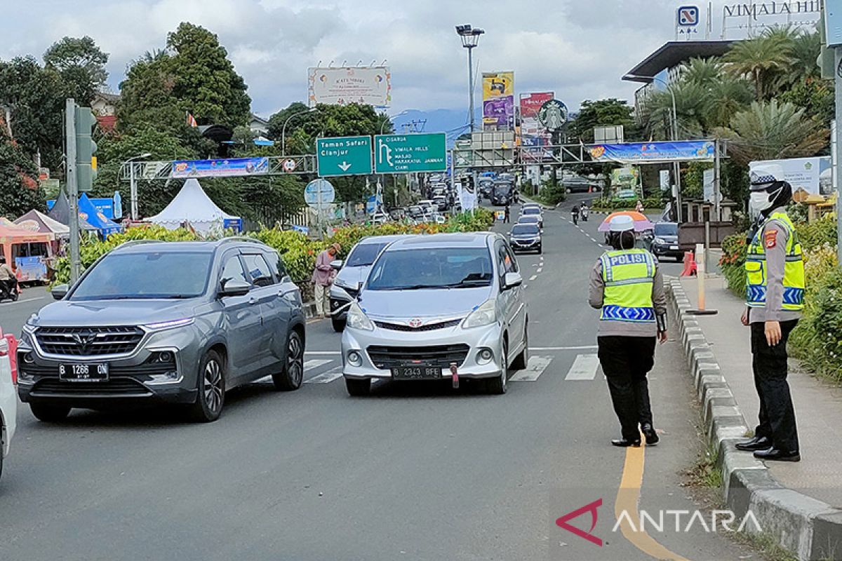 Polres Bogor buka kembali Jalur Puncak arah ke Cianjur