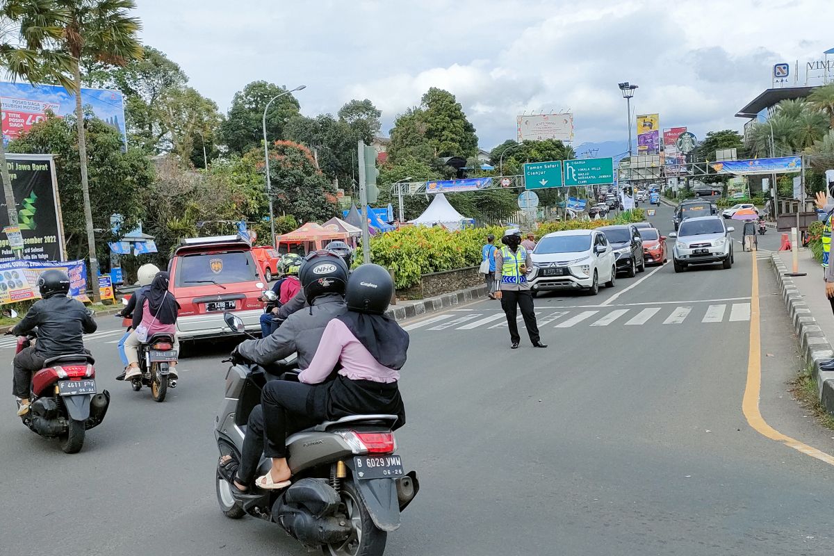Polres Bogor: 57 ribu kendaraan melintas di Jalur Puncak