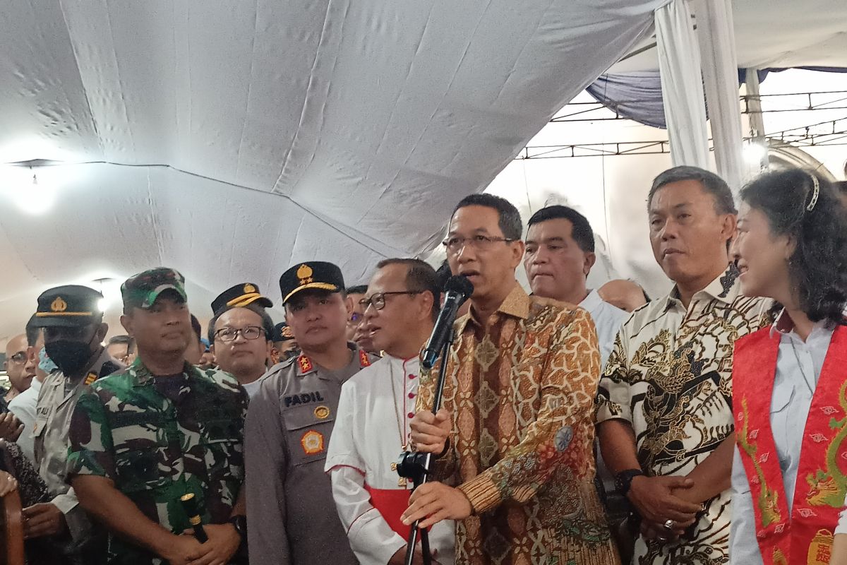 Jakarta acting governor reviews Christmas Mass preparations
