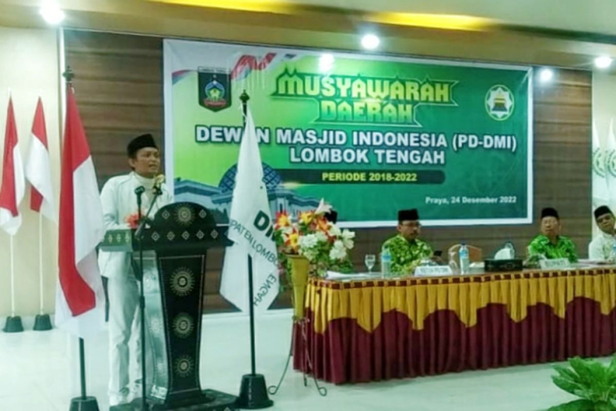 Bupati Lombok Tengah mengajak dewan masjid tingkatkan pemberdayaan warga