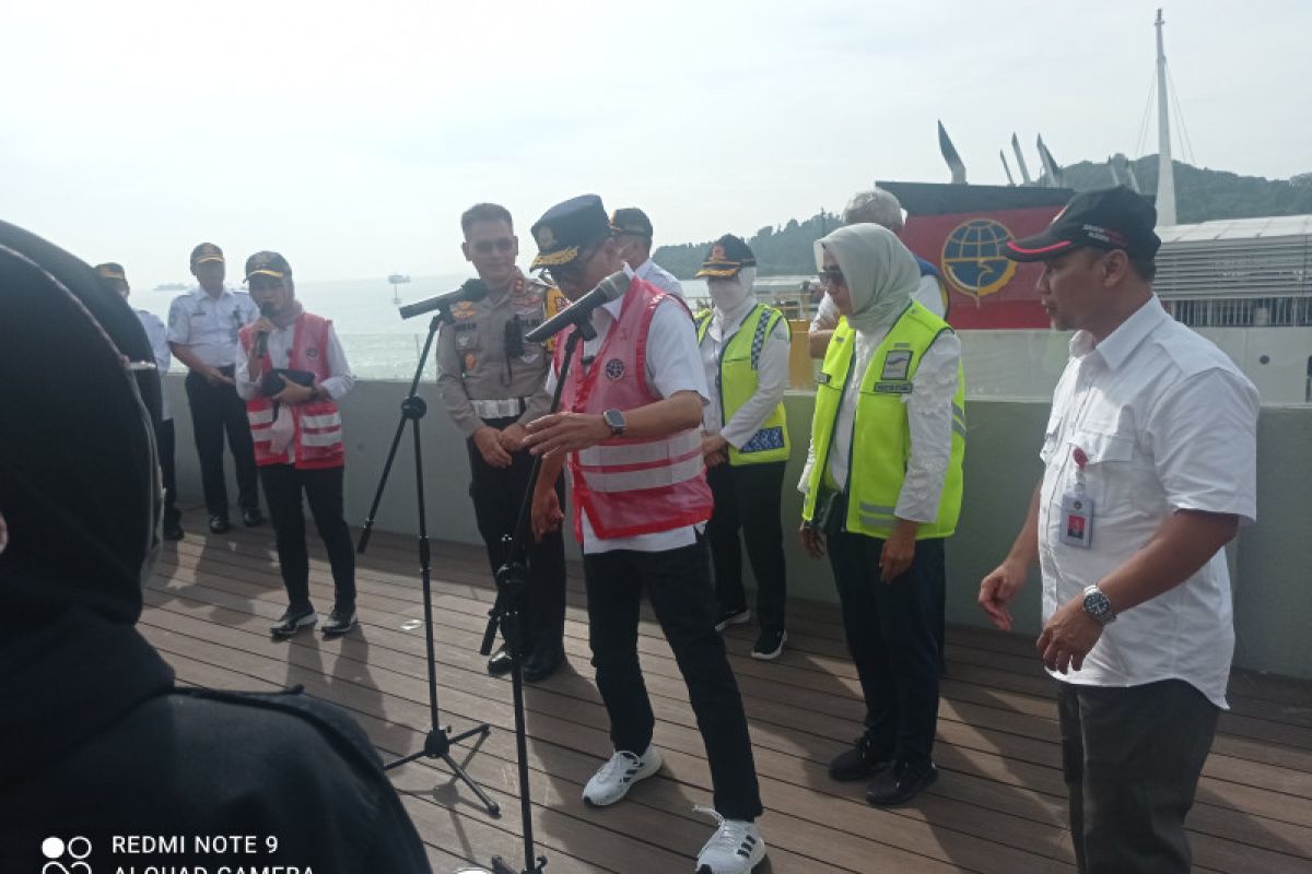 Menhub : Kecelakaan mobil jatuh ke laut di Dermaga 2 Merak jadi pelajaran bagi ASDP