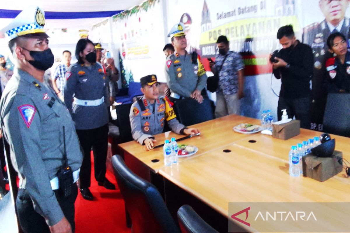 Kapolresta Samarinda tinjau sejumlah pos pengamanan Operasi Lilin Mahakam