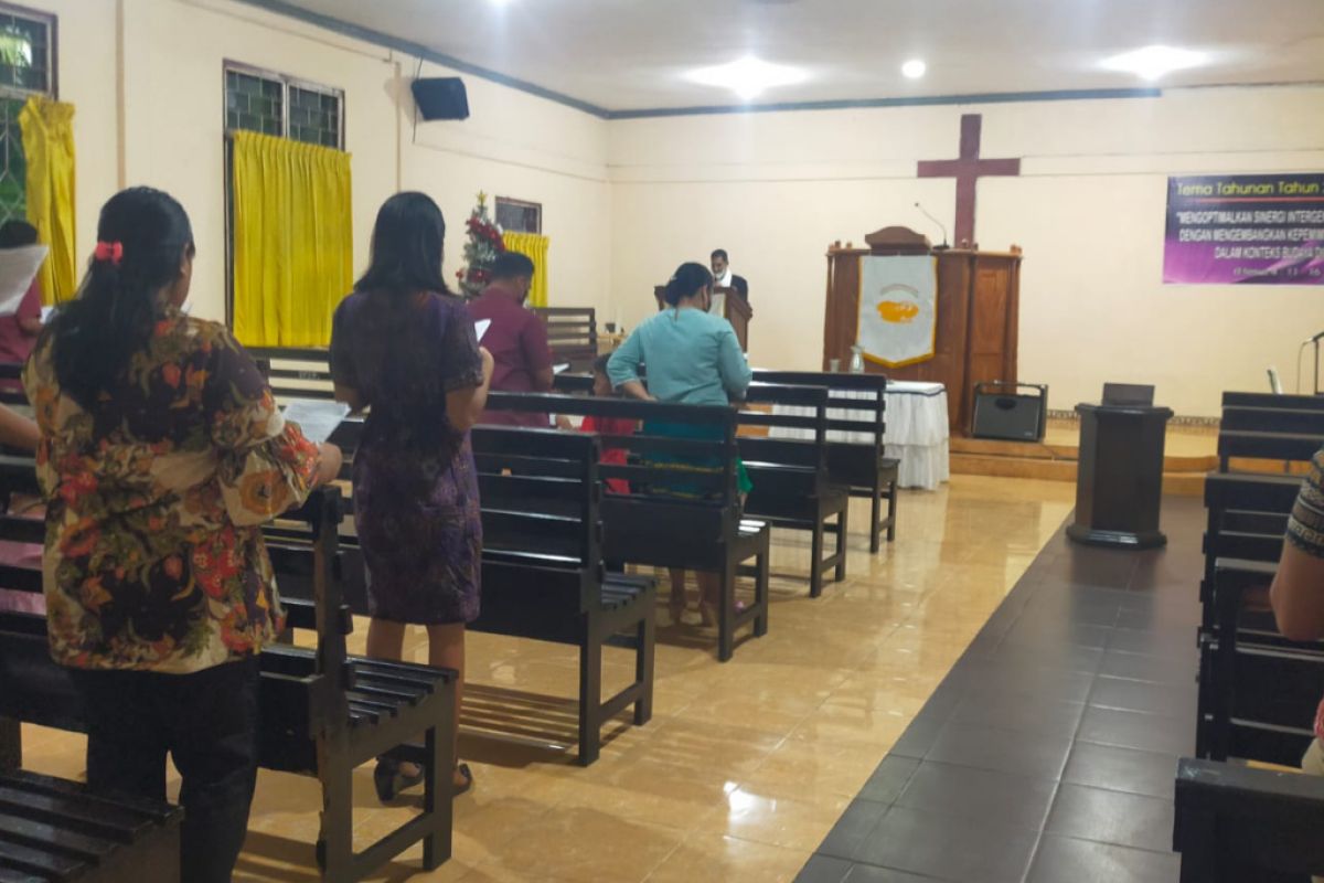Misa malam Natal di Lombok Tengah berlangsung khidmat