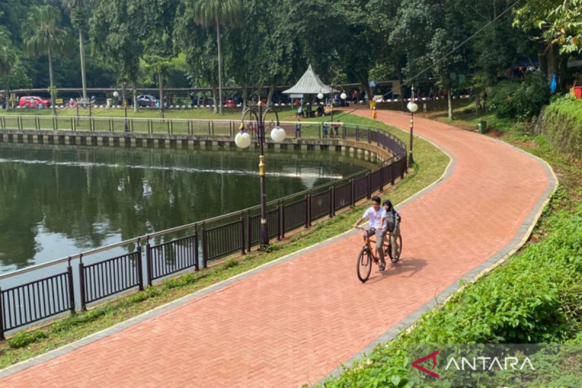 Ragunan zoo's new jogging track to picnic by lake