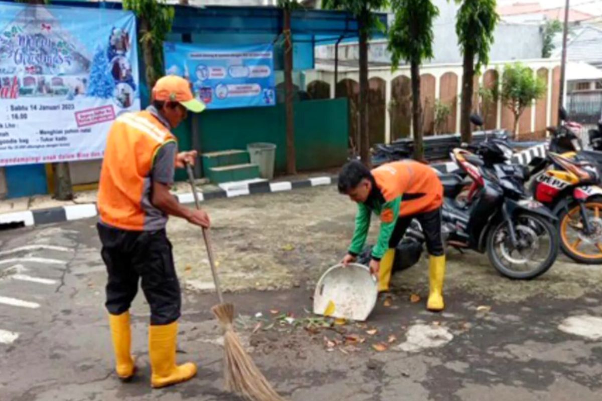 Pemkot Jaksel gencarkan bersih-bersih gereja jelang perayaan Natal