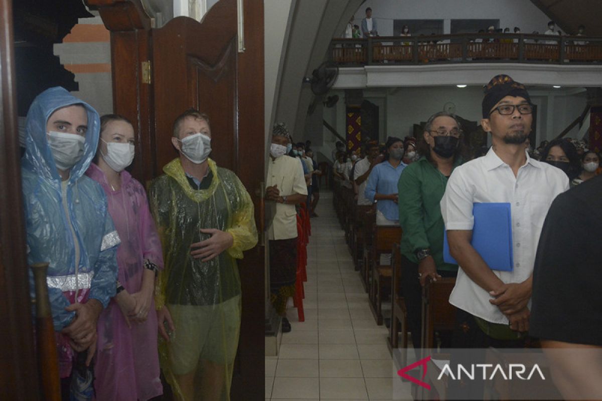 Syahdu Misa Natal Di Berbagai Kota - ANTARA News