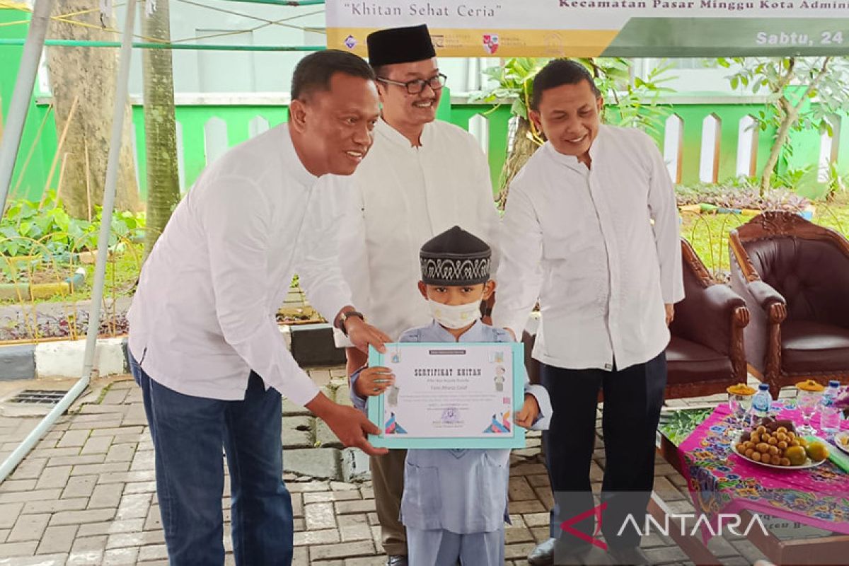 Pemkot Jaksel apresiasi sunatan masal bagi anak yatim dan dhuafa