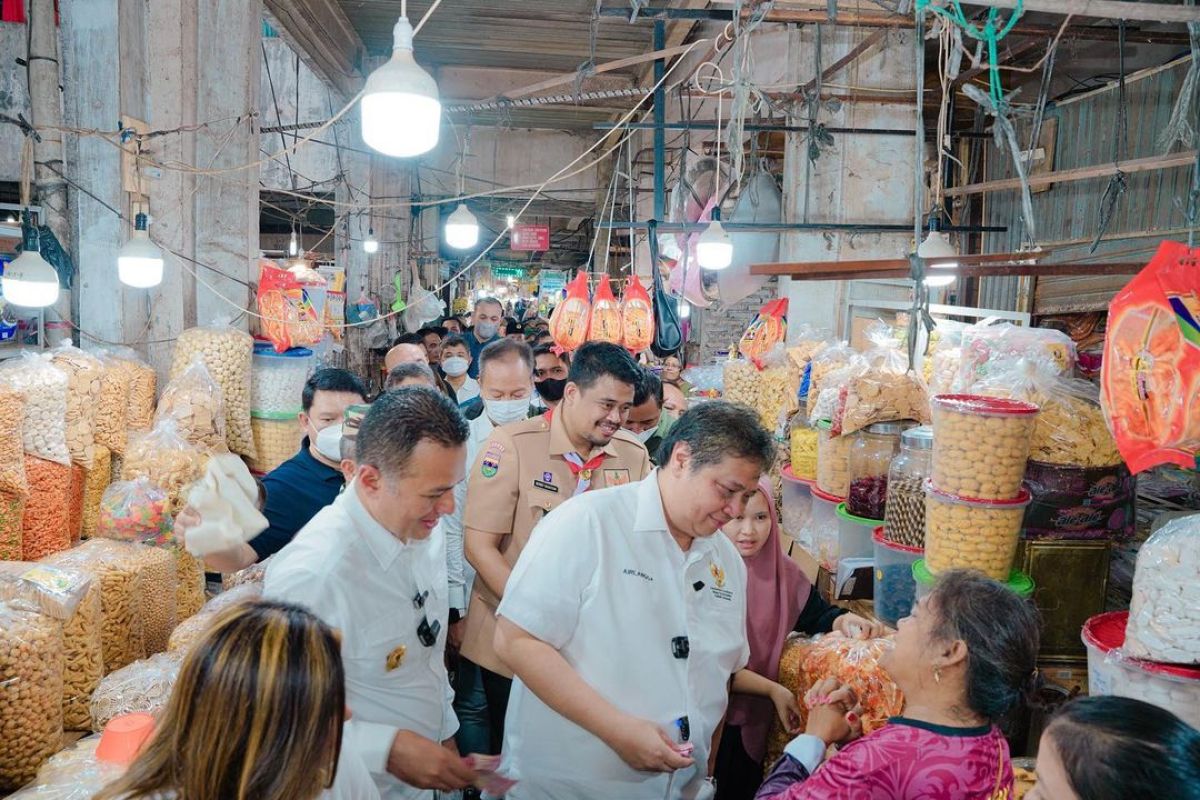 Hasil tinjauan Pusat Pasar Medan, Airlangga: Harga bahan pokok jelang Natal masih stabil