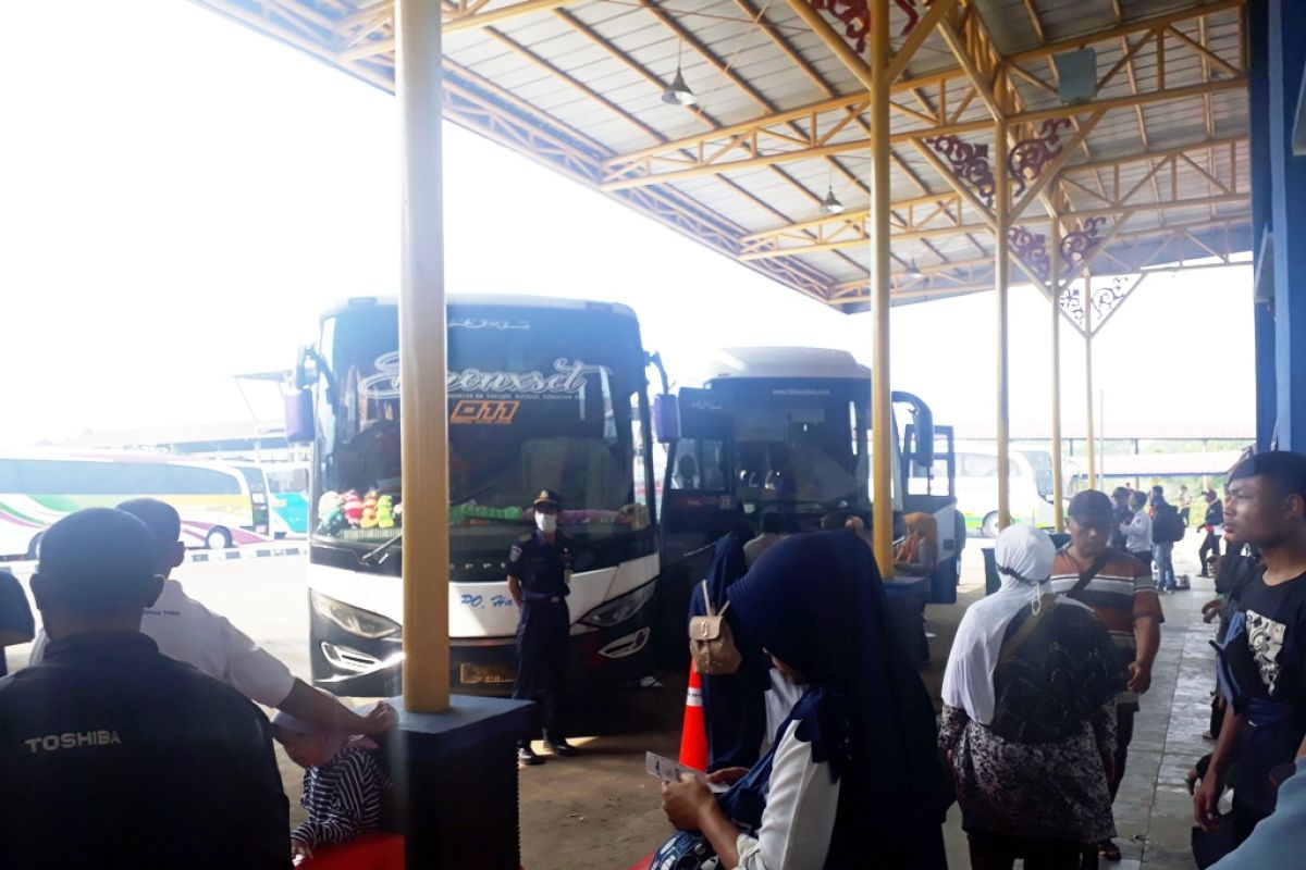 Jumlah penumpang bus di Terminal Jatijajar Depok alami peningkatan