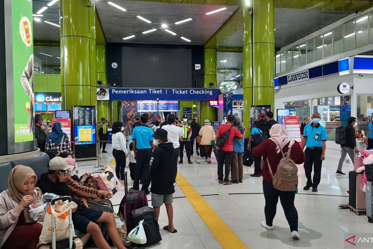 Stasiun Gambir berangkatkan 12 ribu penumpang pada Hari Natal