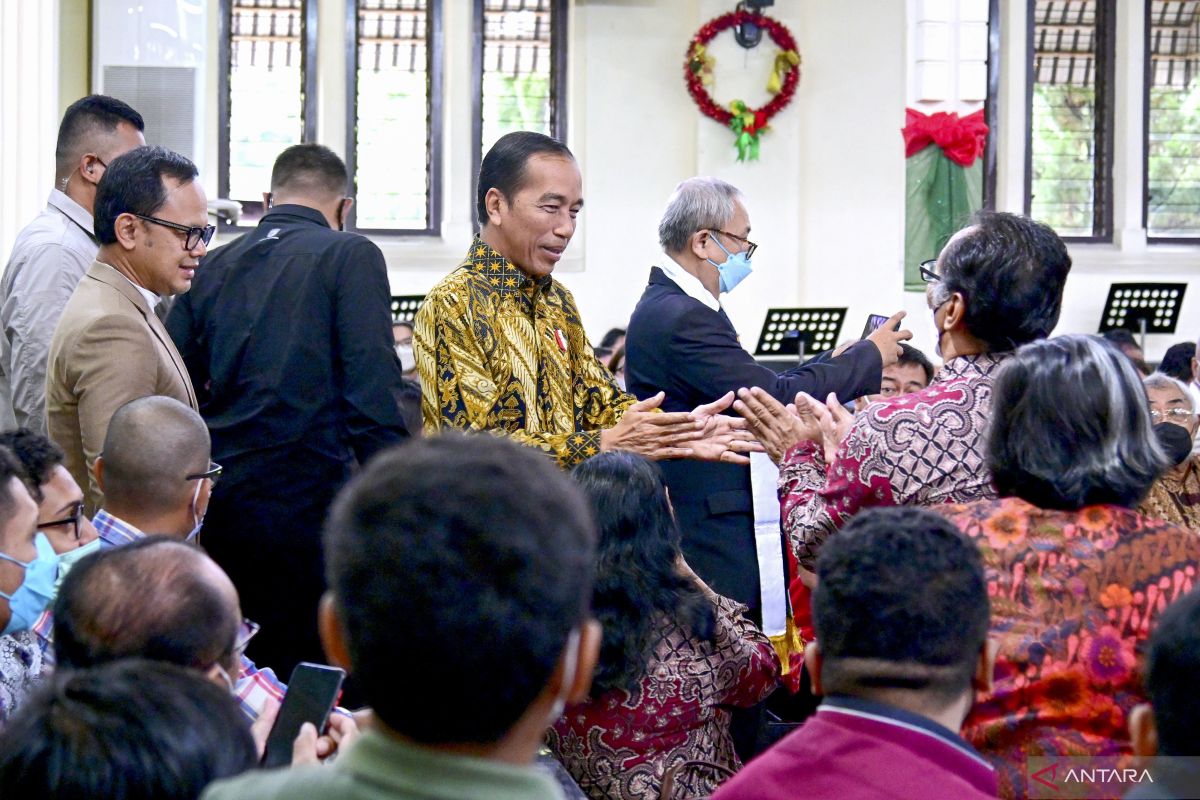 Kemarin Presiden tinjau perayaan Natal, banjir melanda Makassar