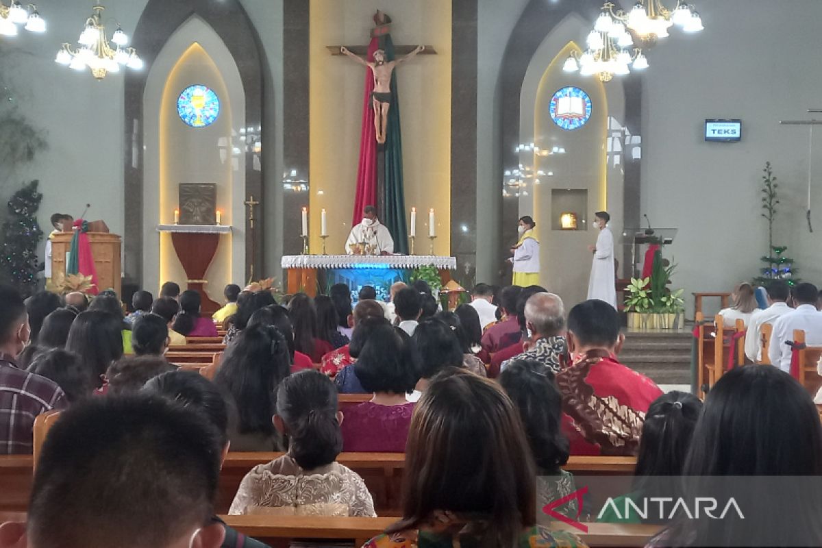 Ribuan umat di Bengkulu merayakan Natal tanpa pembatasan COVID-19