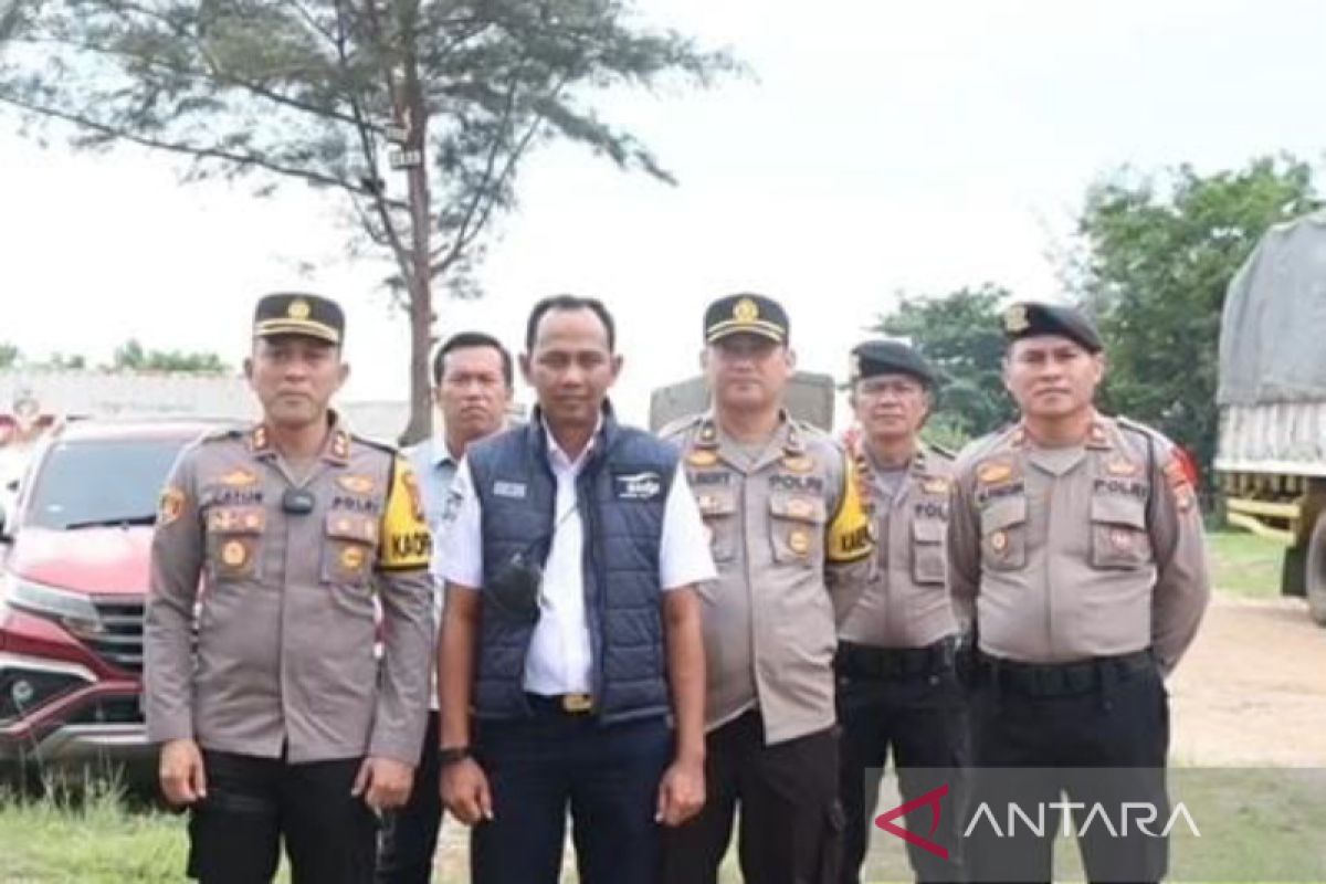 Polres Bangka Barat pastikan arus penumpang di pelabuhan Tanjungkalian aman