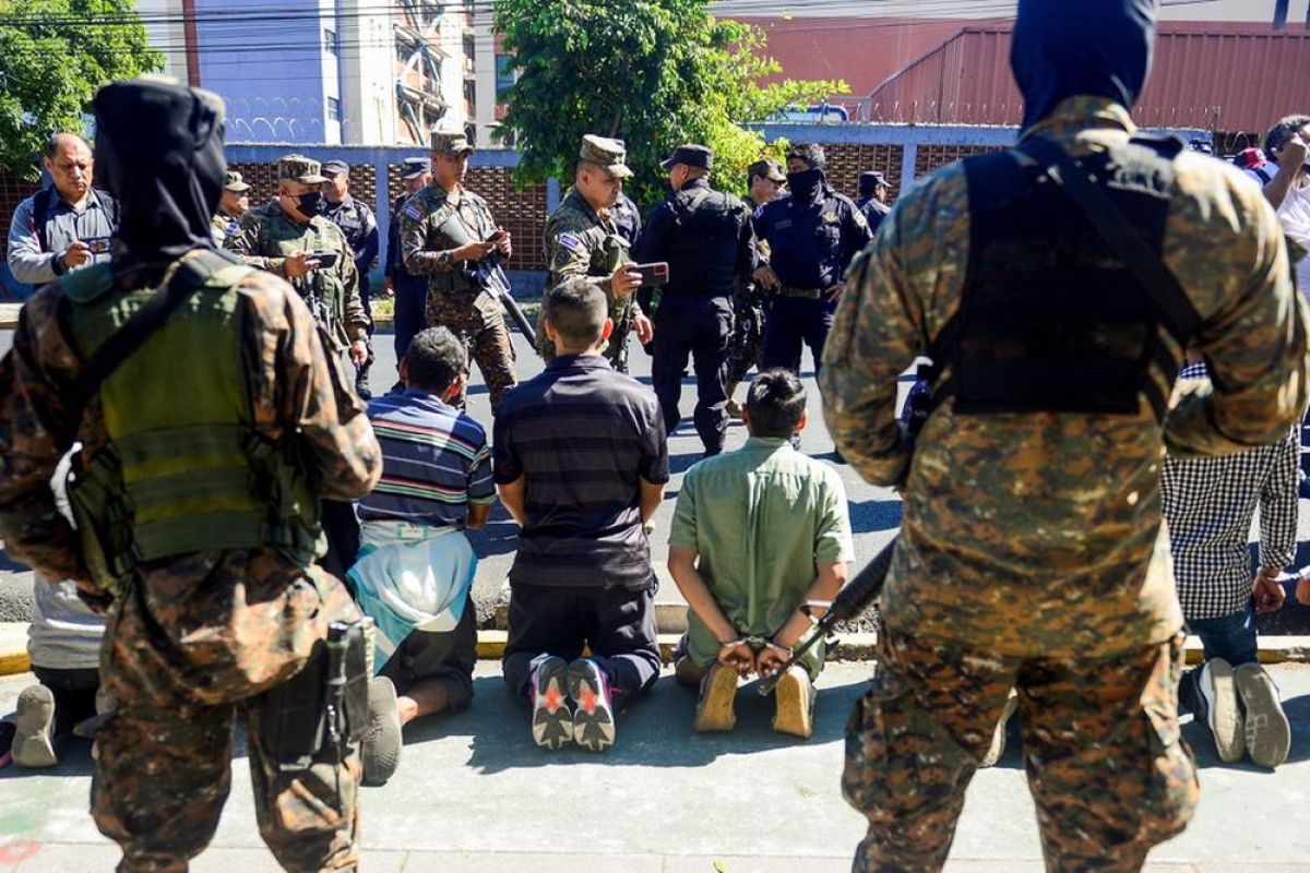El Salvador gelar operasi militer anti narkoba di Malam Natal