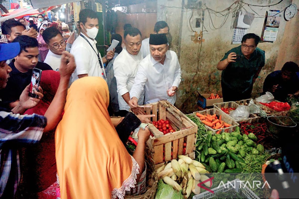 Mendag sidak pasar tradisional di Ponorogo, pantau harga sembako