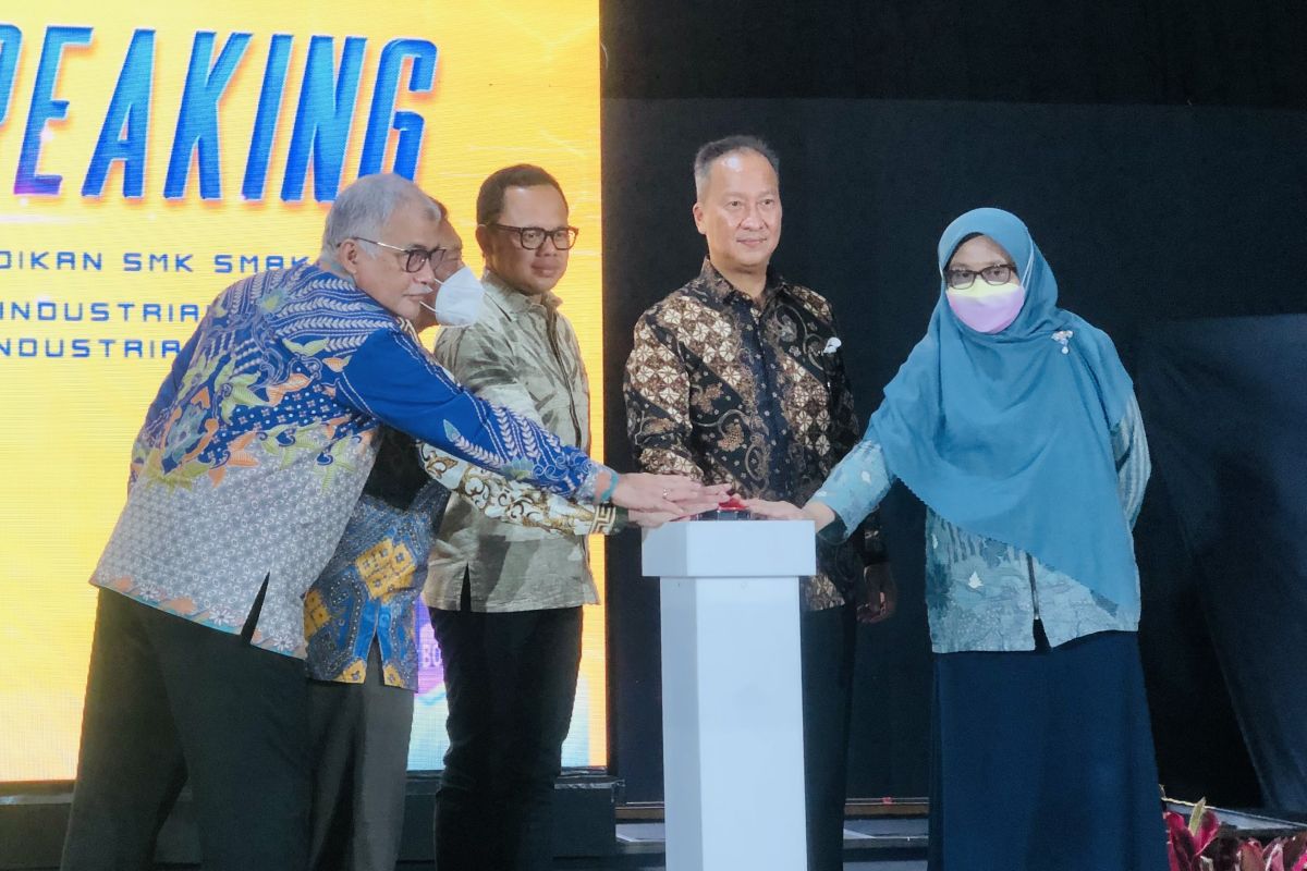 Menperin menyelaraskan kebutuhan SDM industri lewat pembangunan SMAK