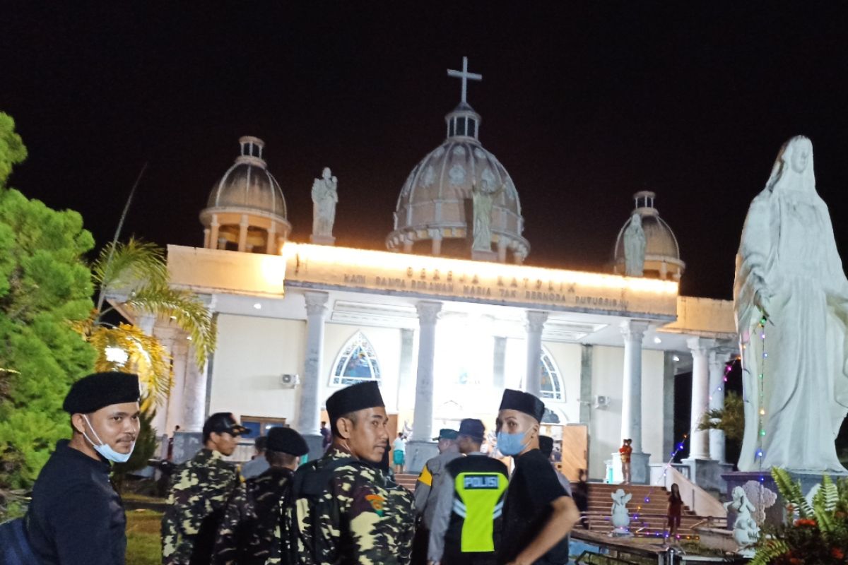 Banser dan Sahabat Beramal ikut pengamanan Natal di gereja